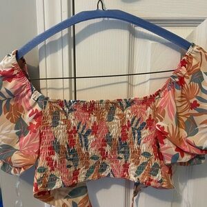 Boutique Floral Cropped Top Size Small